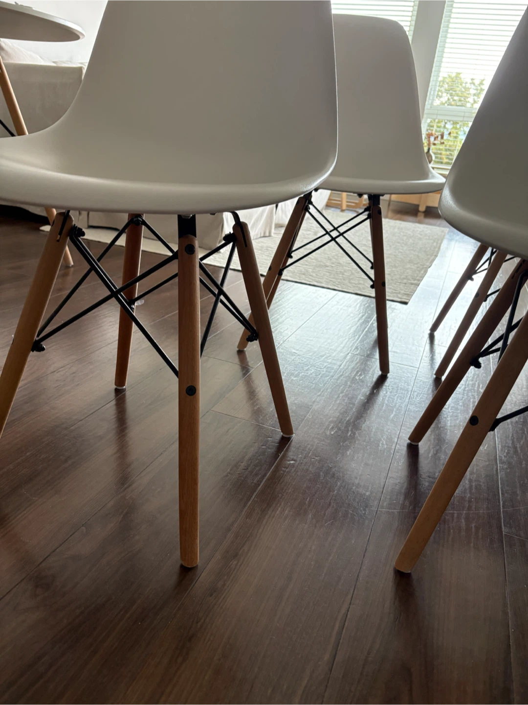 Set of 4 White Dining Chairs - photo 3