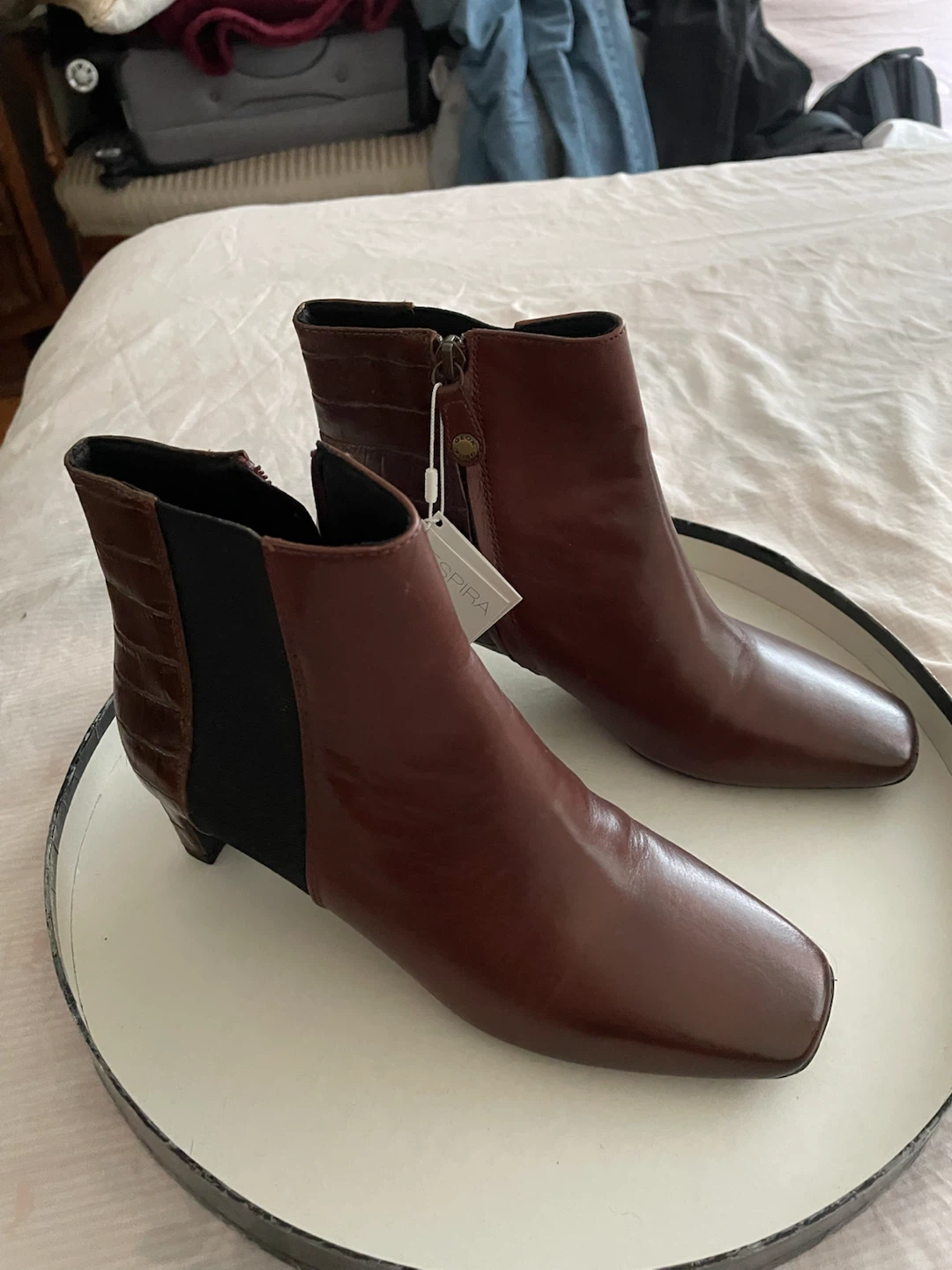 SOFIA Women's Brown Leather Ankle Boots - photo 2