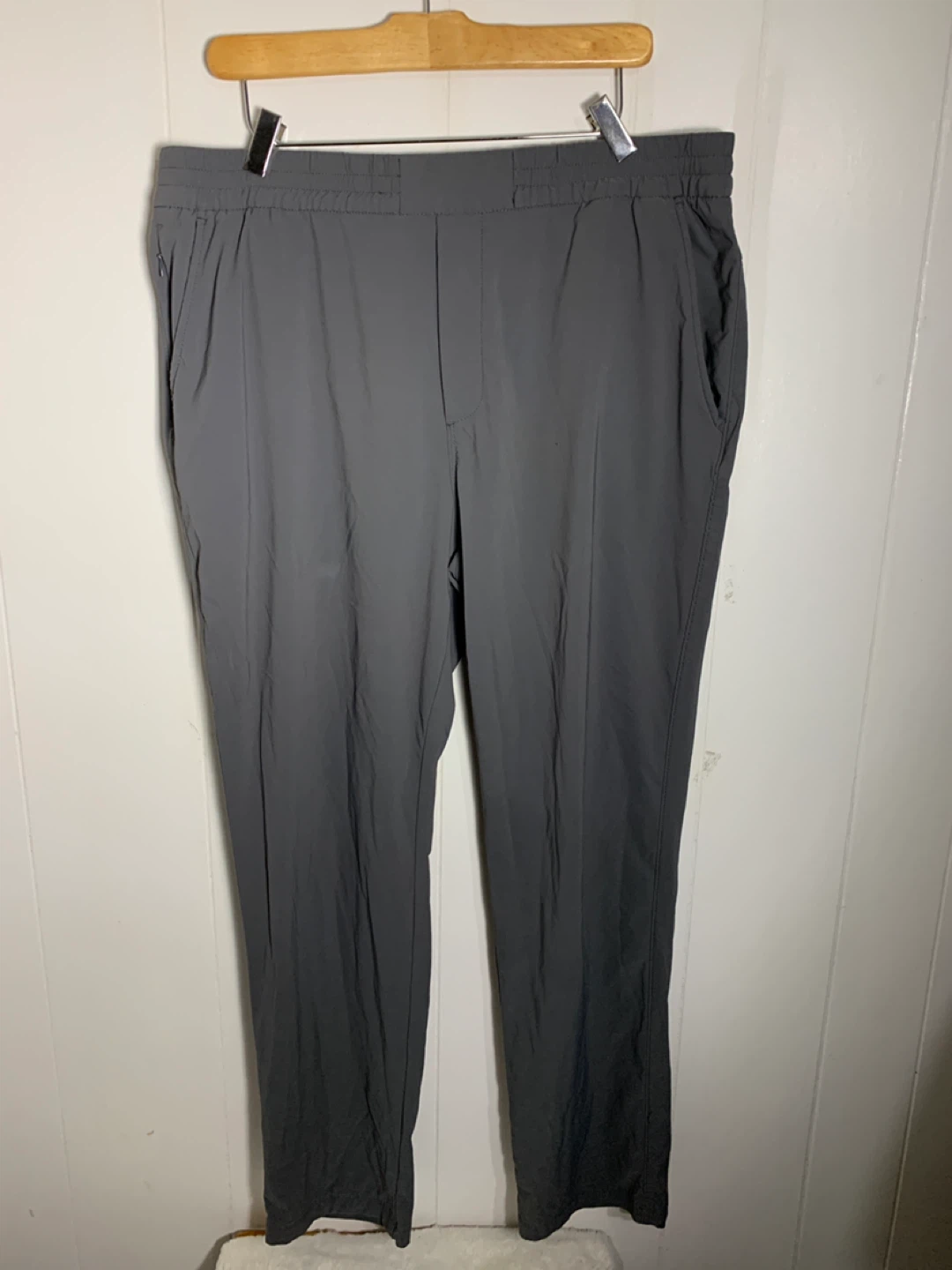 Women’s Gray Pants. Denver Hayes. Size 38/30.