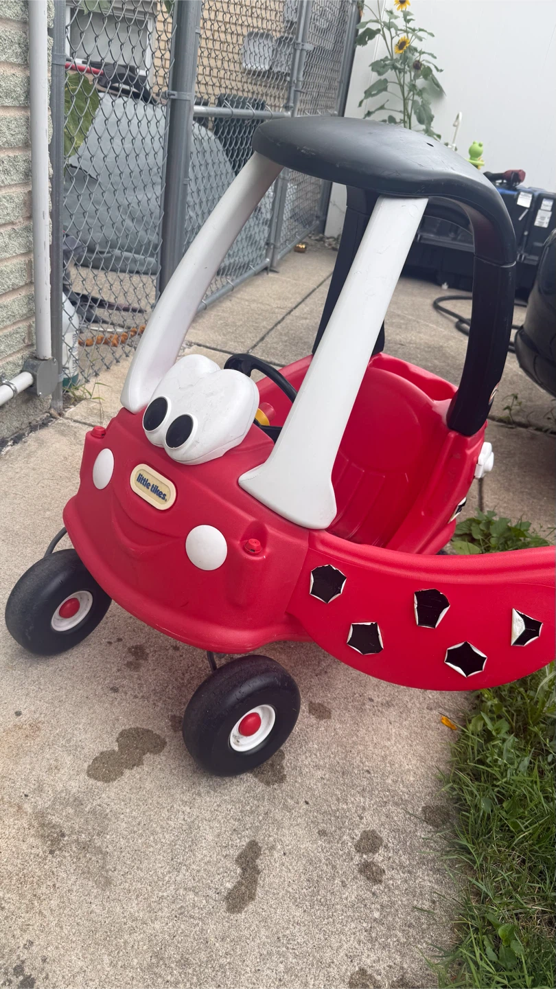 Little Tikes Cozy Coupe Ride-On Toy Car - photo 2