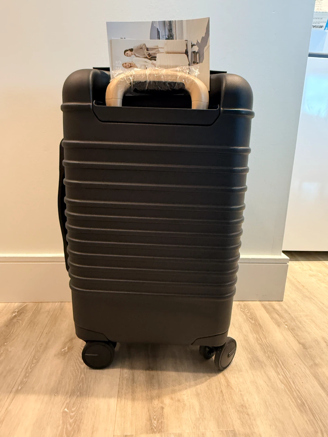 BEIS Small Carry-On Roller Luggage BRAND NEW - photo 2
