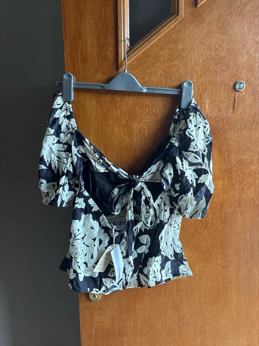 Black and White Floral Puff Sleeve Top - photo 2