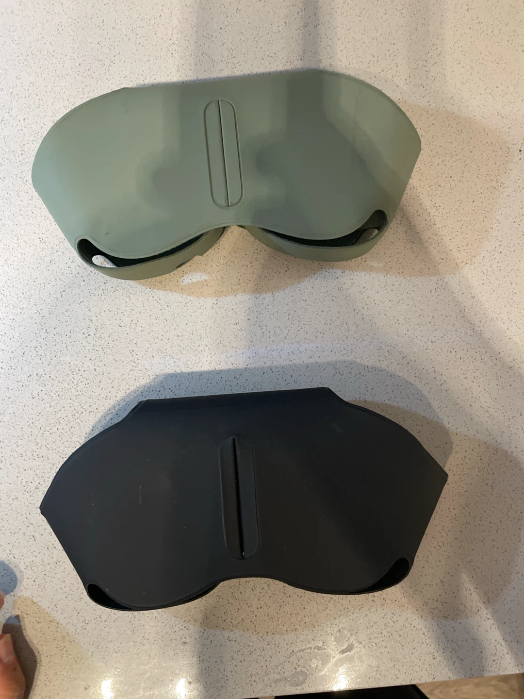 Apple Max Headphone case/charger