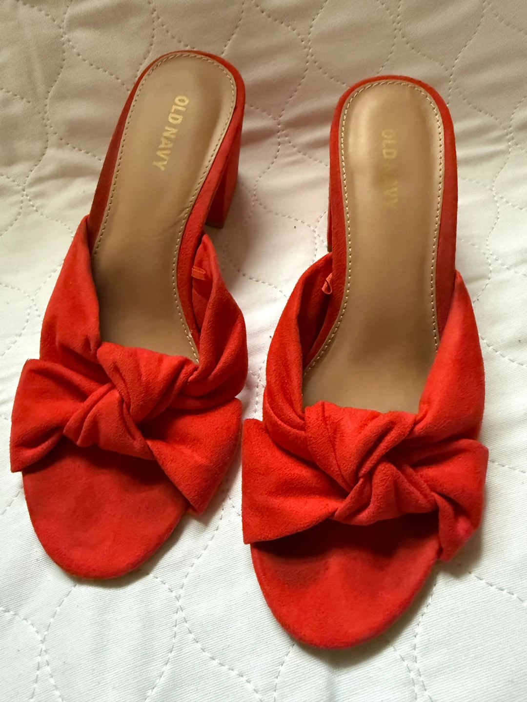 Old Navy Red Suede Bow Mules Size 6 - photo 2