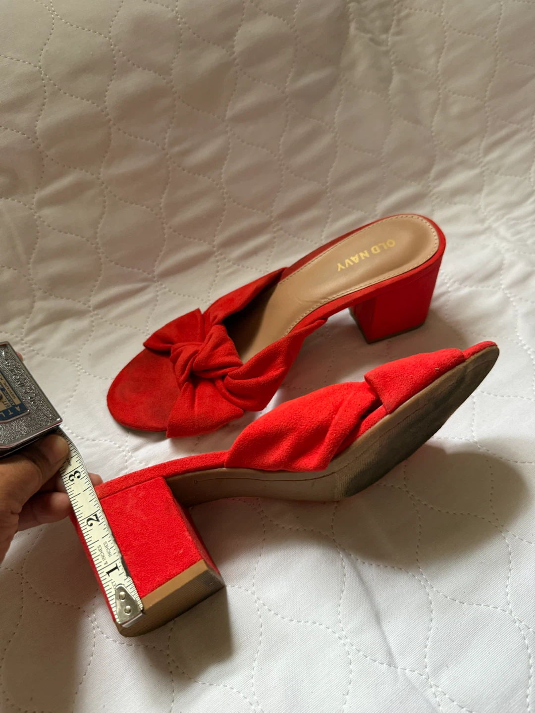 Old Navy Red Suede Bow Mules Size 6 - photo 3