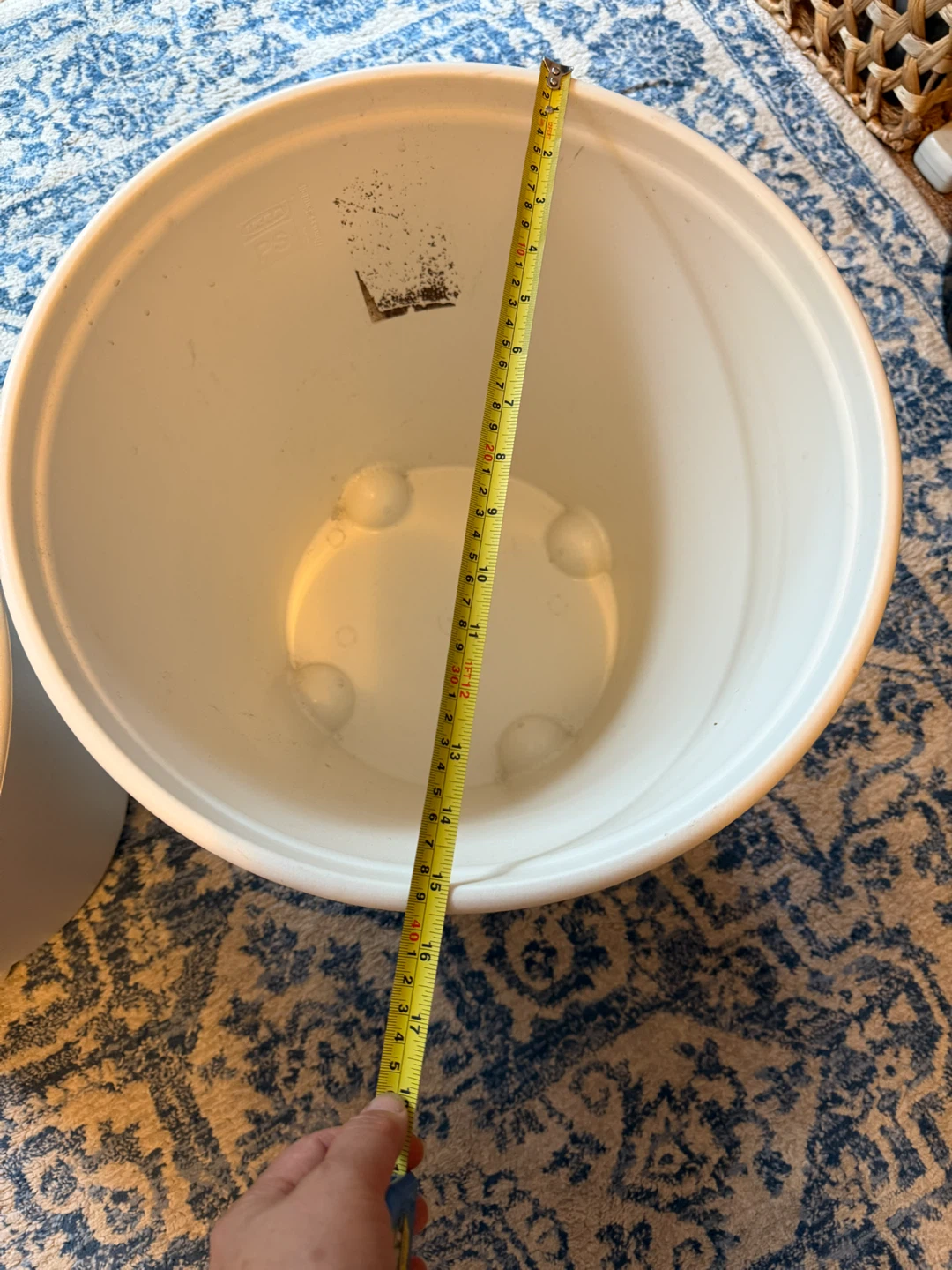 Fejo Large White Plant Pots (Set of 2) - photo 5