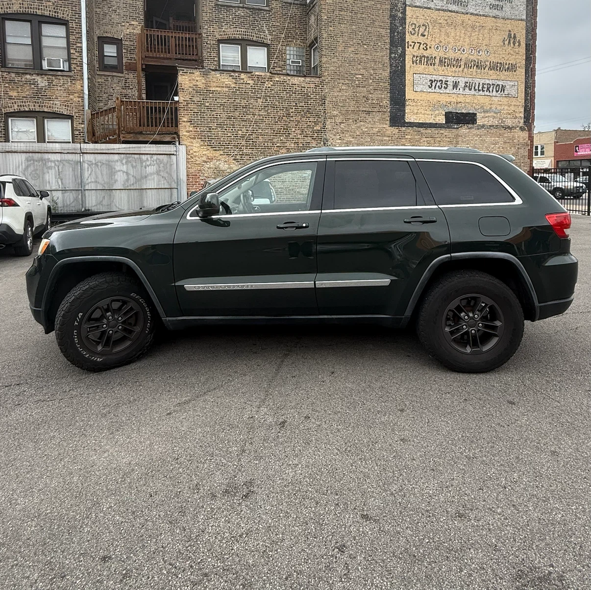 2011 Jeep Grand Cherokee Laredo - photo 2