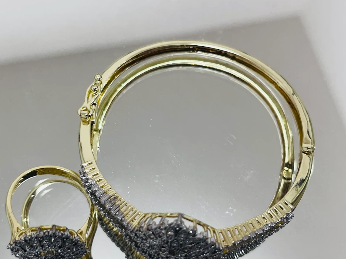 Gold-tone Bracelet and Ring Set with Rhinestones - photo 3