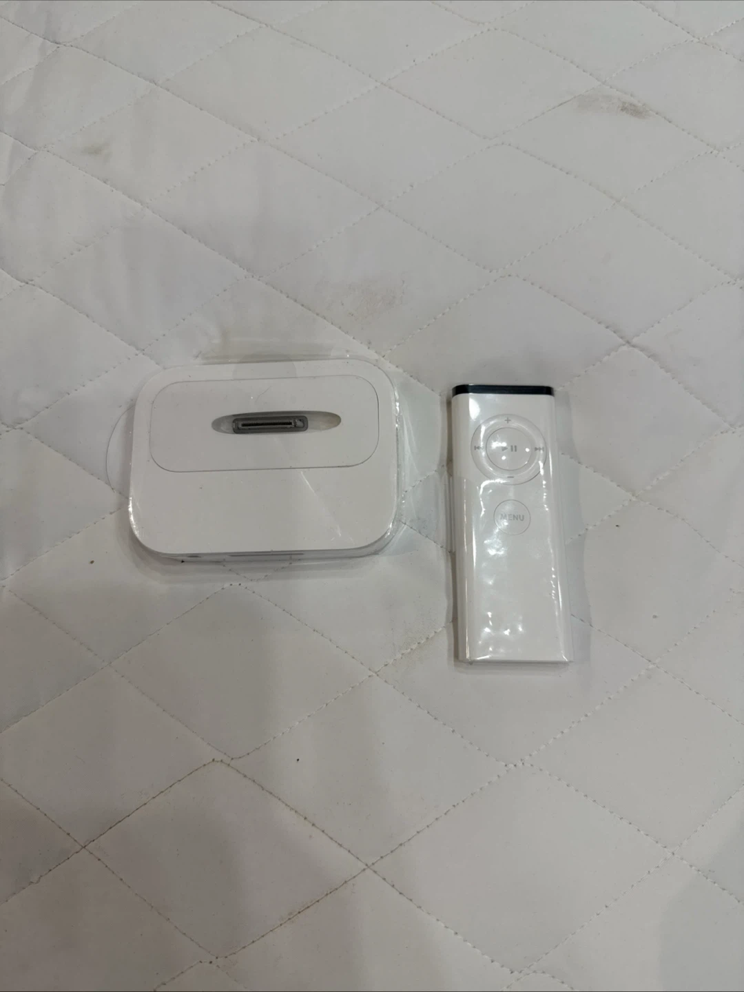 Apple iPod Dock with Remote