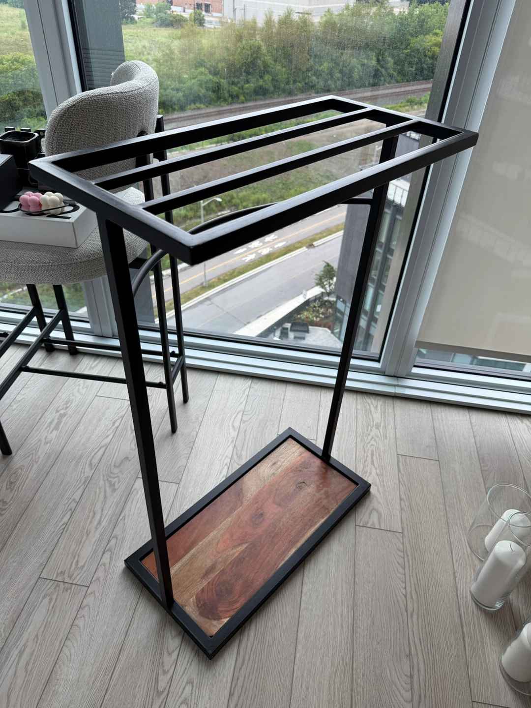 Metal and Wood Side Table - photo 2