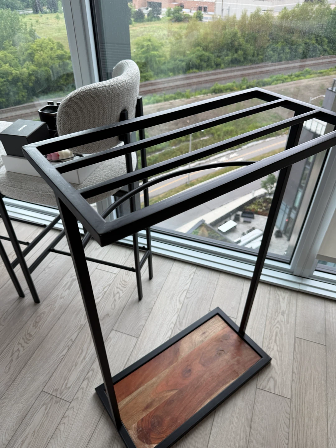 Metal and Wood Side Table - photo 3