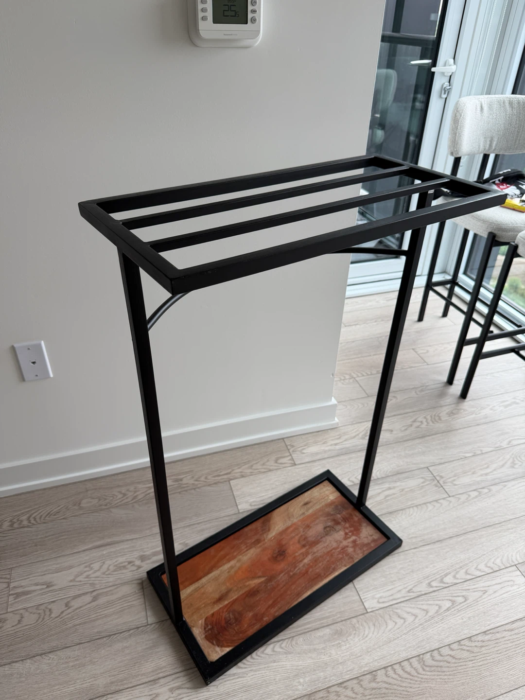 Metal and Wood Side Table - photo 4