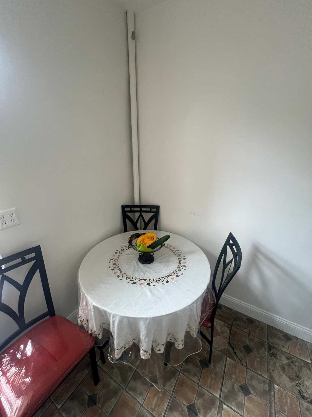 Round Dining Table with 4 Chairs - photo 2