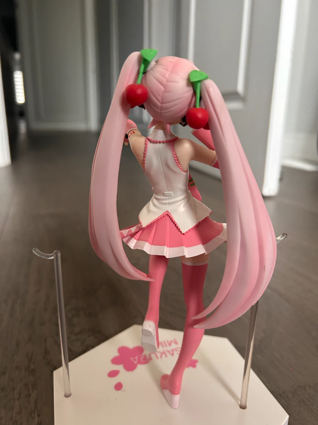 Sakura Miku Figure - photo 3