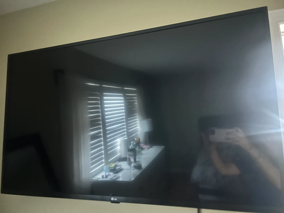 LG Flat Screen TV – 22” x 38” – Excellent Condition