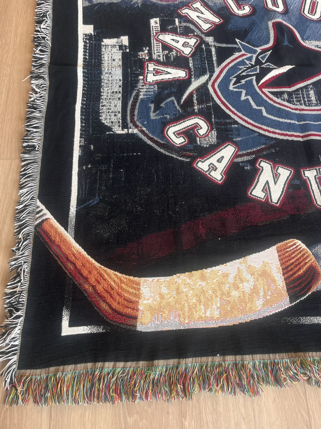 Vintage Vancouver Canucks Hockey 100% Cotton Tapestry Blanket - photo 2