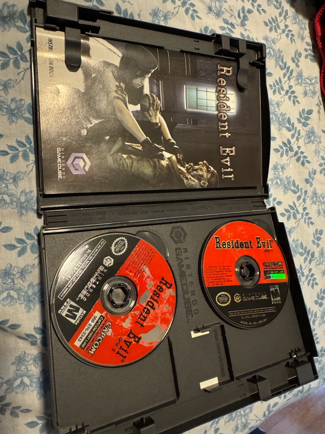 Nintendo GameCube Resident Evil Player’s Choice - photo 3