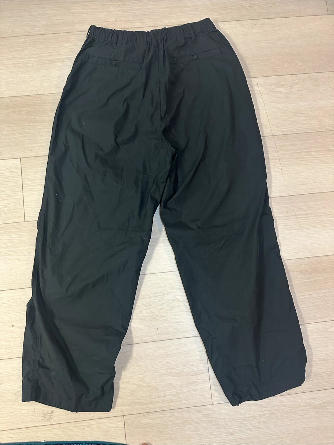 UNIQLO Wide Parachute Pants - Black - photo 2