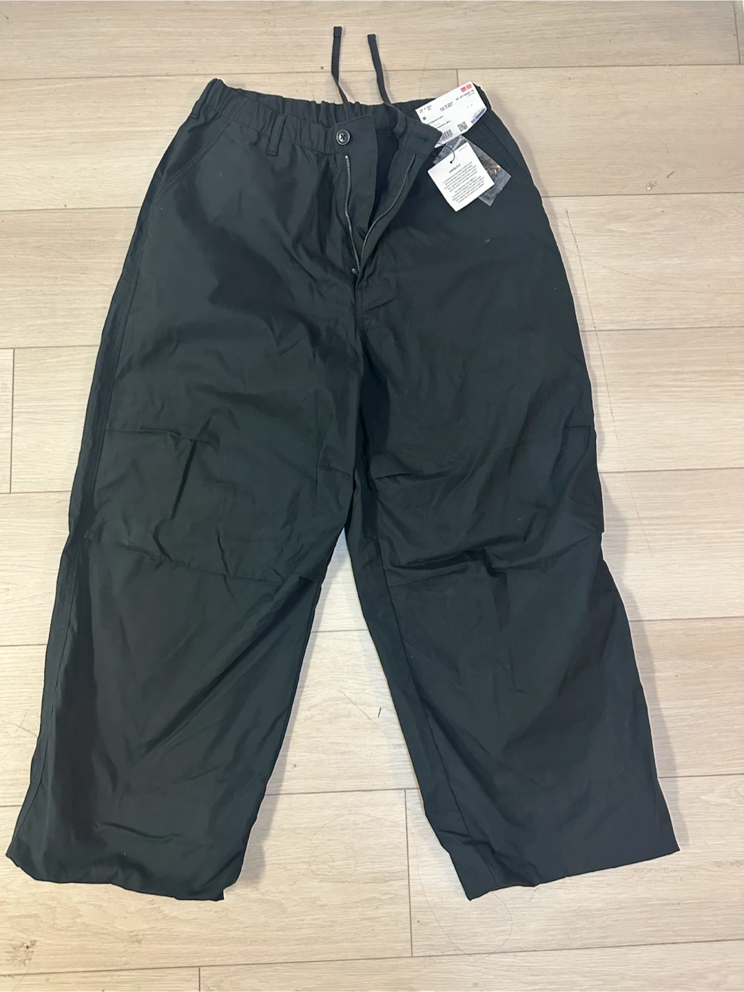 UNIQLO Wide Parachute Pants - Black