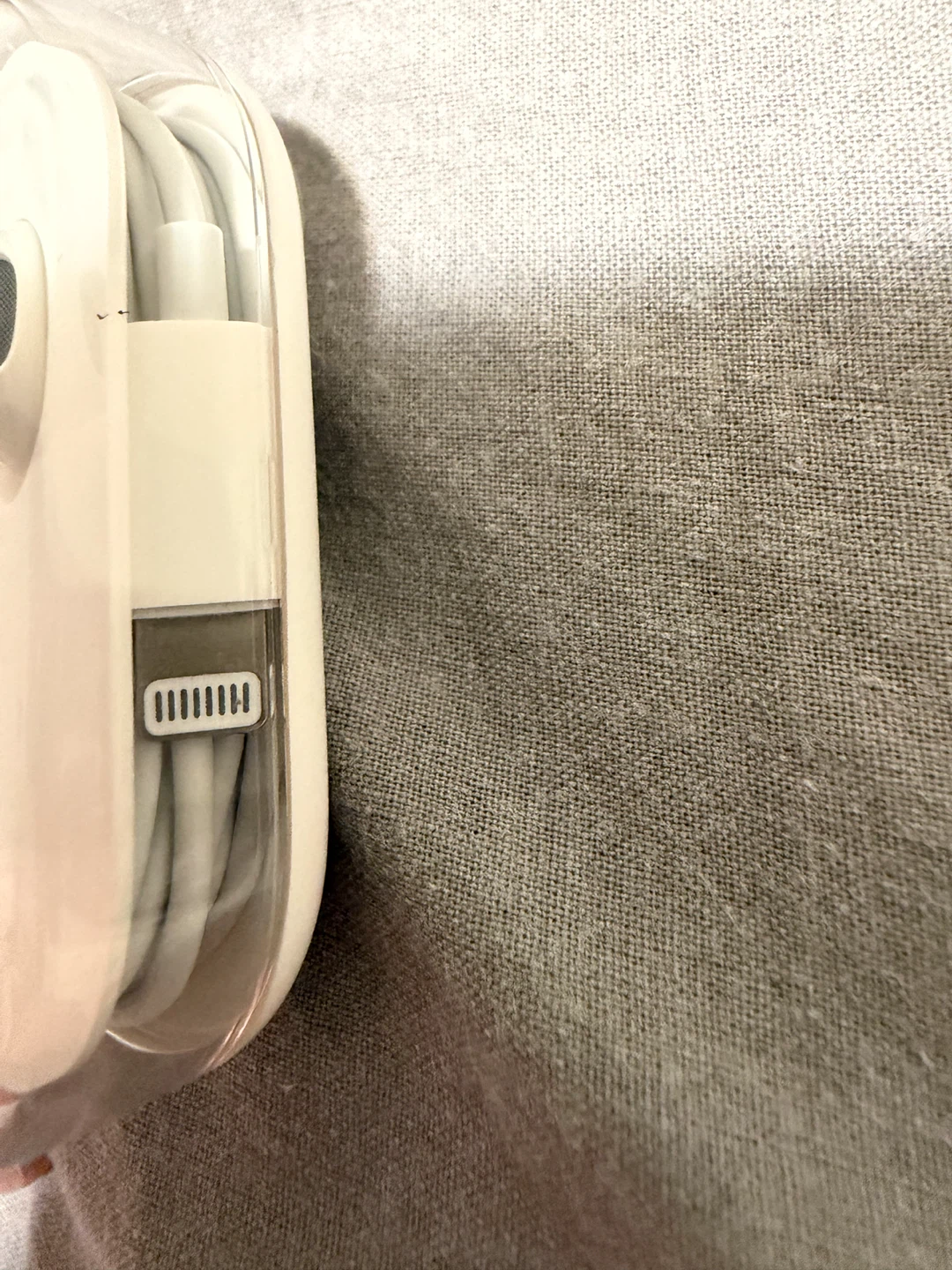 Apple EarPods with Lightning Connector - photo 2