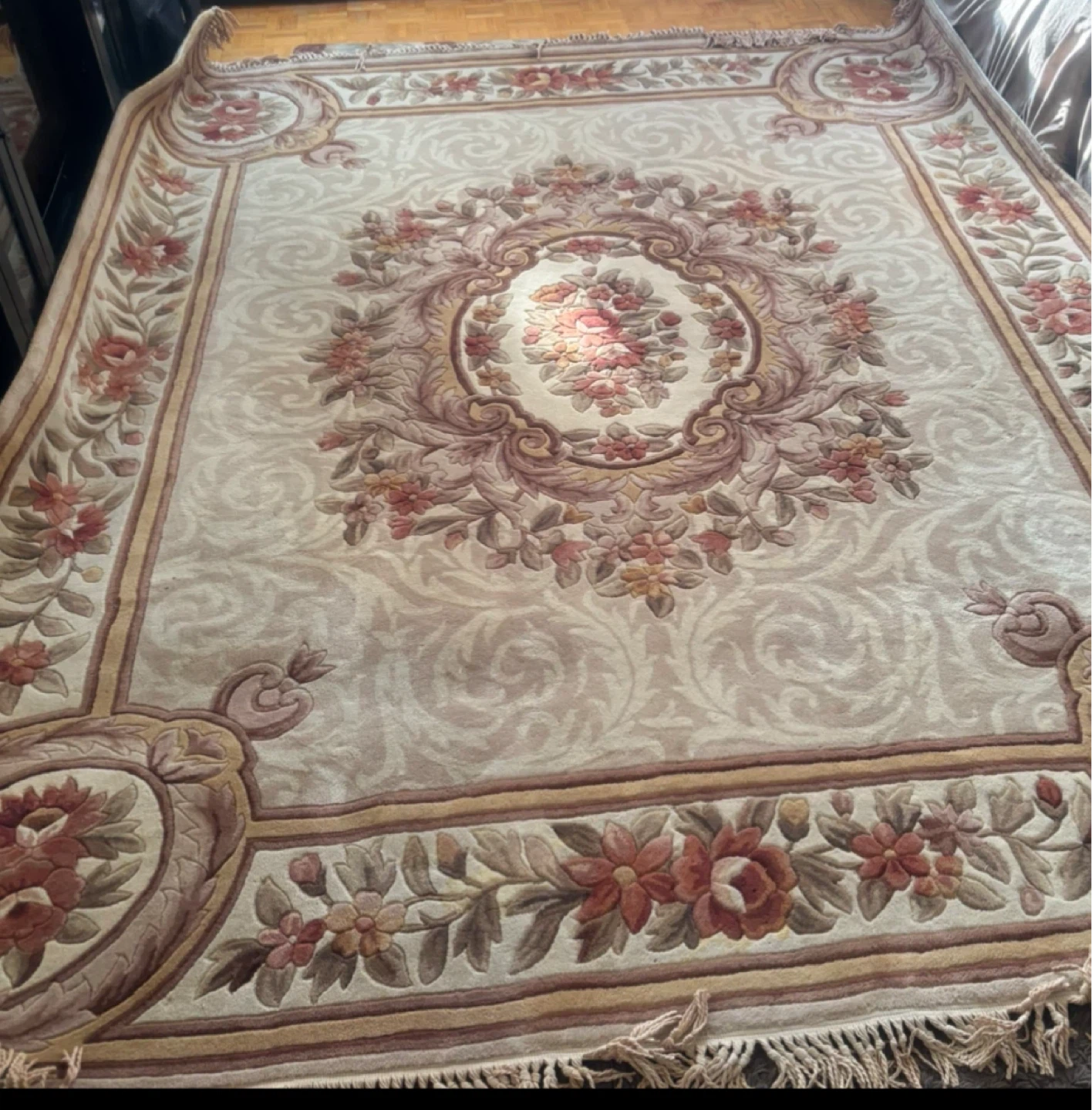 100% wool Floral Patterned Area Rug - photo 4