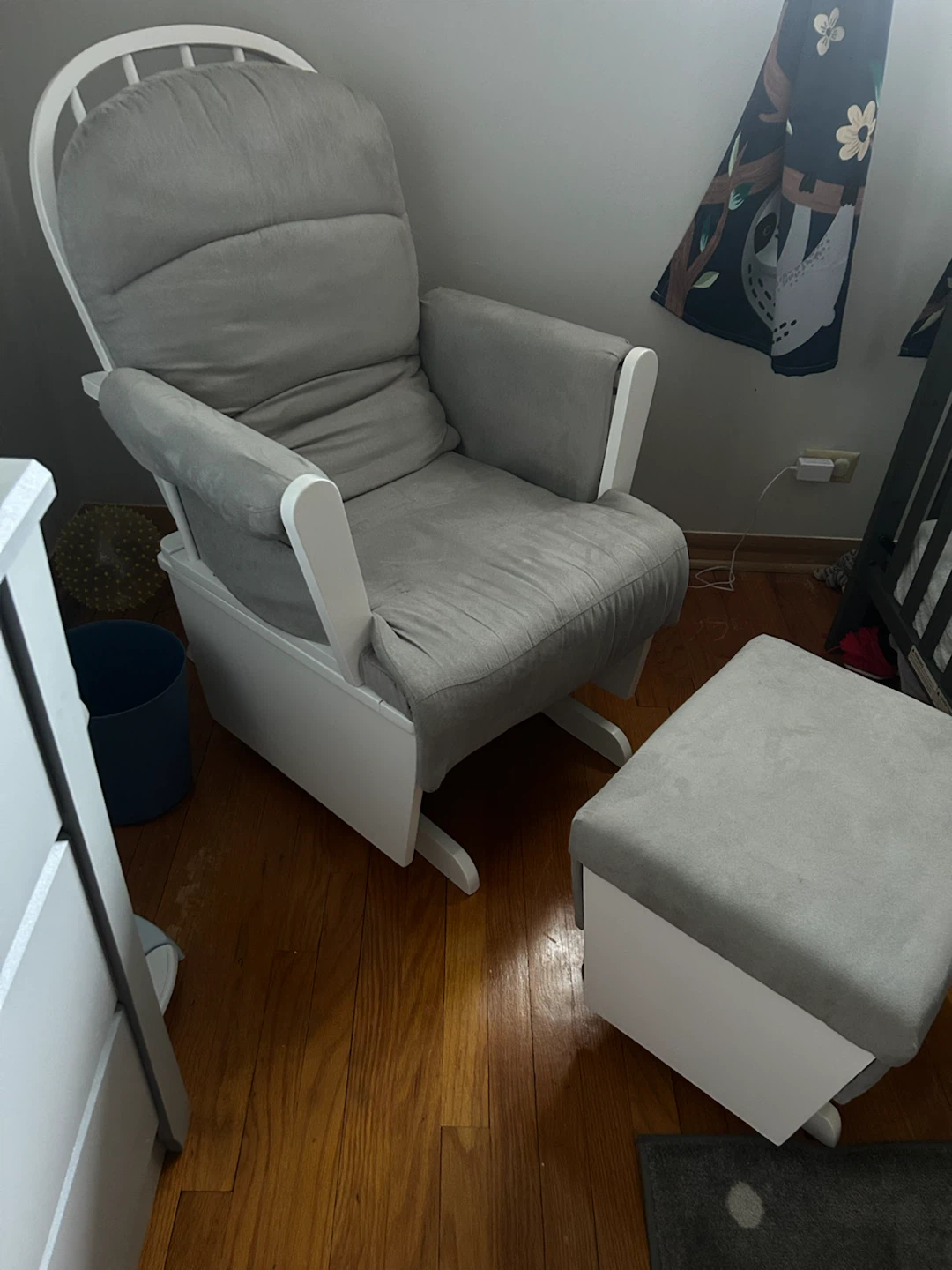 Comfortable chair and ottoman - photo 2