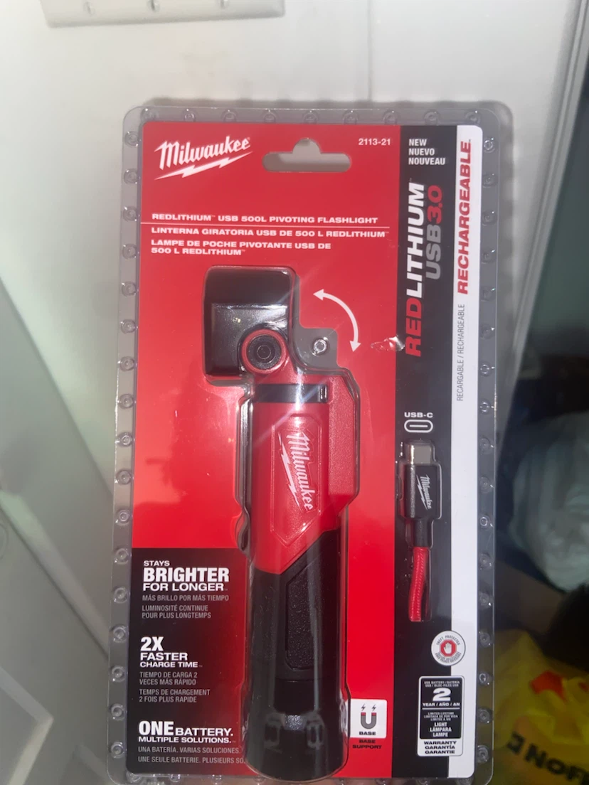 Milwaukee Tool USB 500 Lumens LED Pivoting Redlithium Flashlight - photo 2