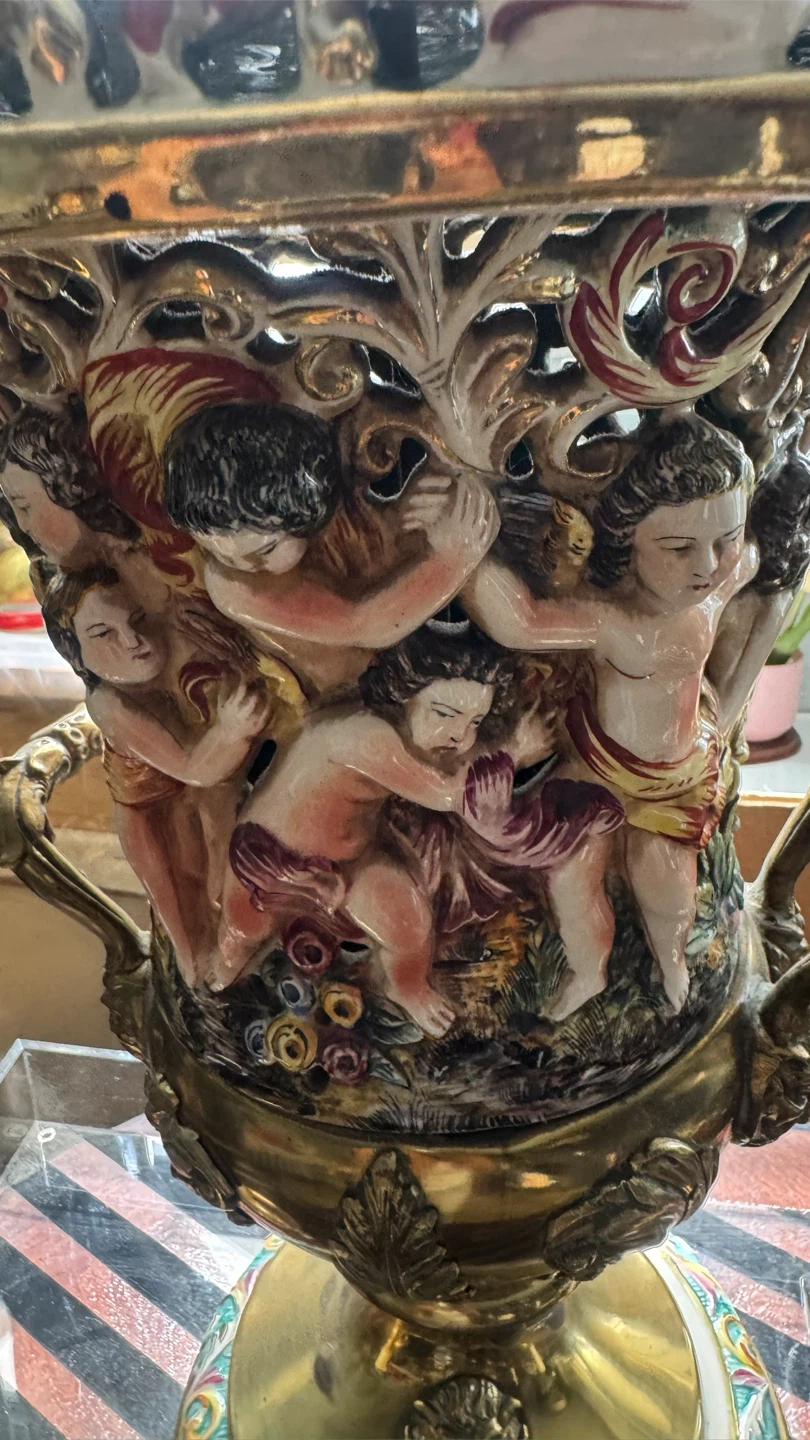 Vintage Ornate Table Lamp with Medusa Head Accent - photo 3