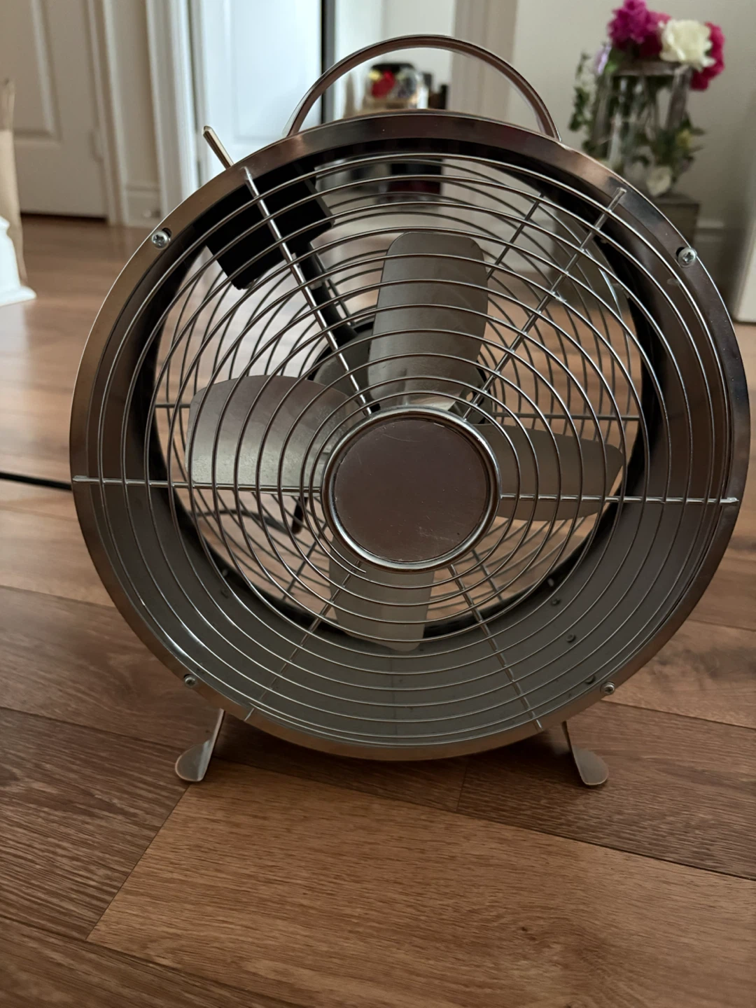 Retro Metal Fan - photo 2