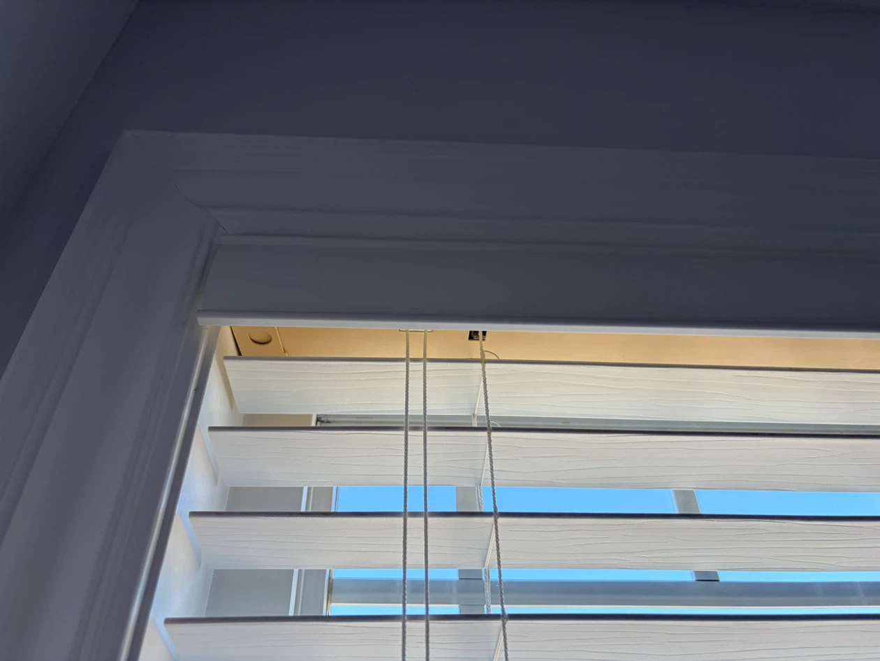 White Wood Blinds - photo 3