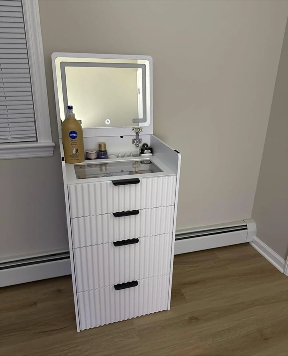 Vanity table
