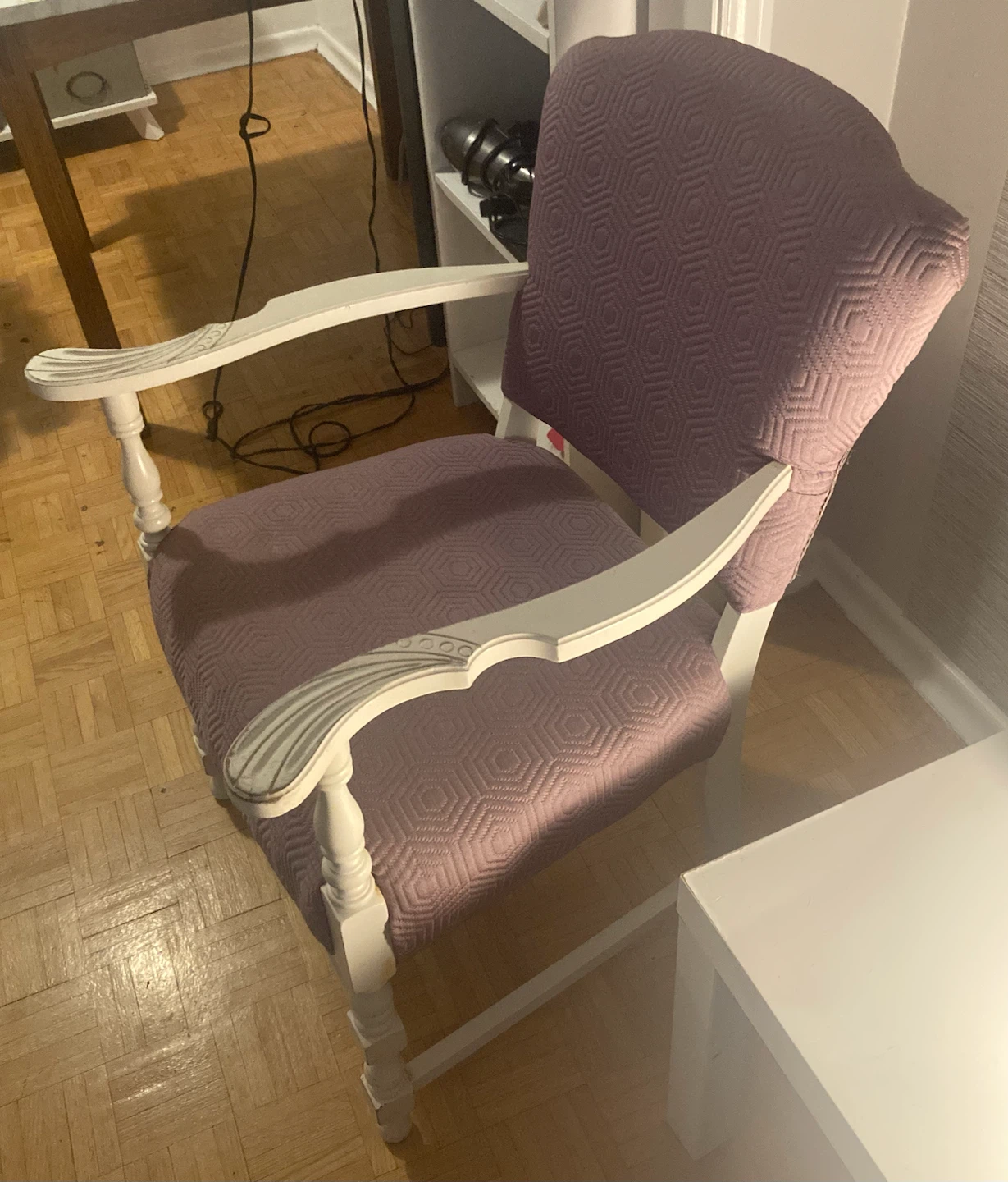 Armchair with honeycomb patterned fabric! - photo 4