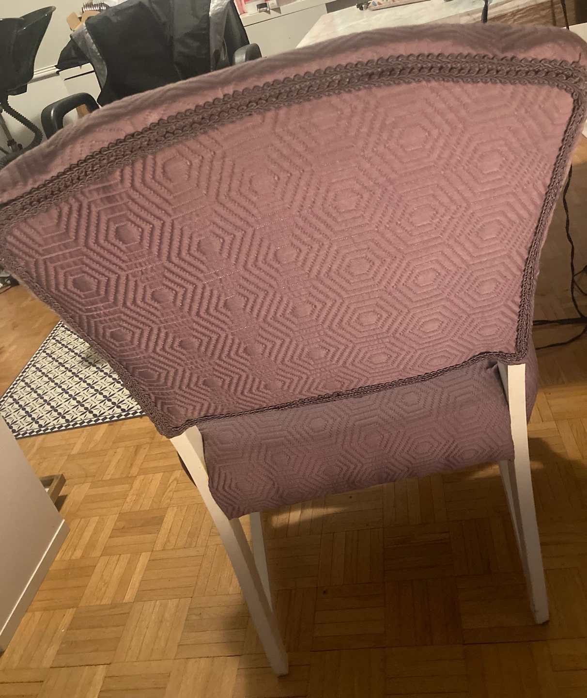 Armchair with honeycomb patterned fabric! - photo 5