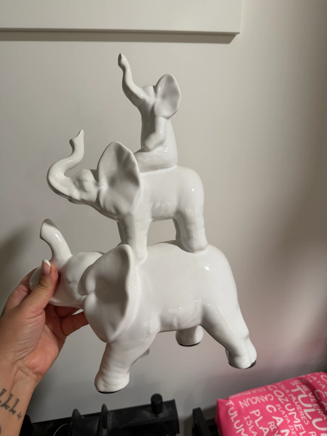 White Ceramic Stacking Elephants Decor - photo 2