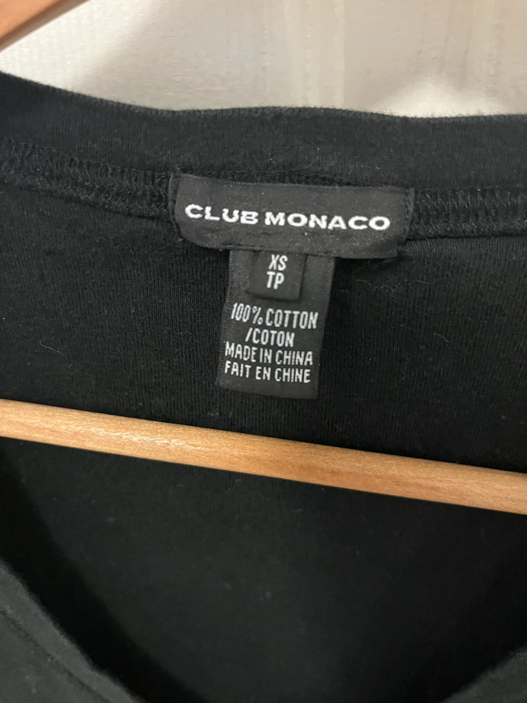 Club Monaco Black V-Neck T-Shirt - photo 2