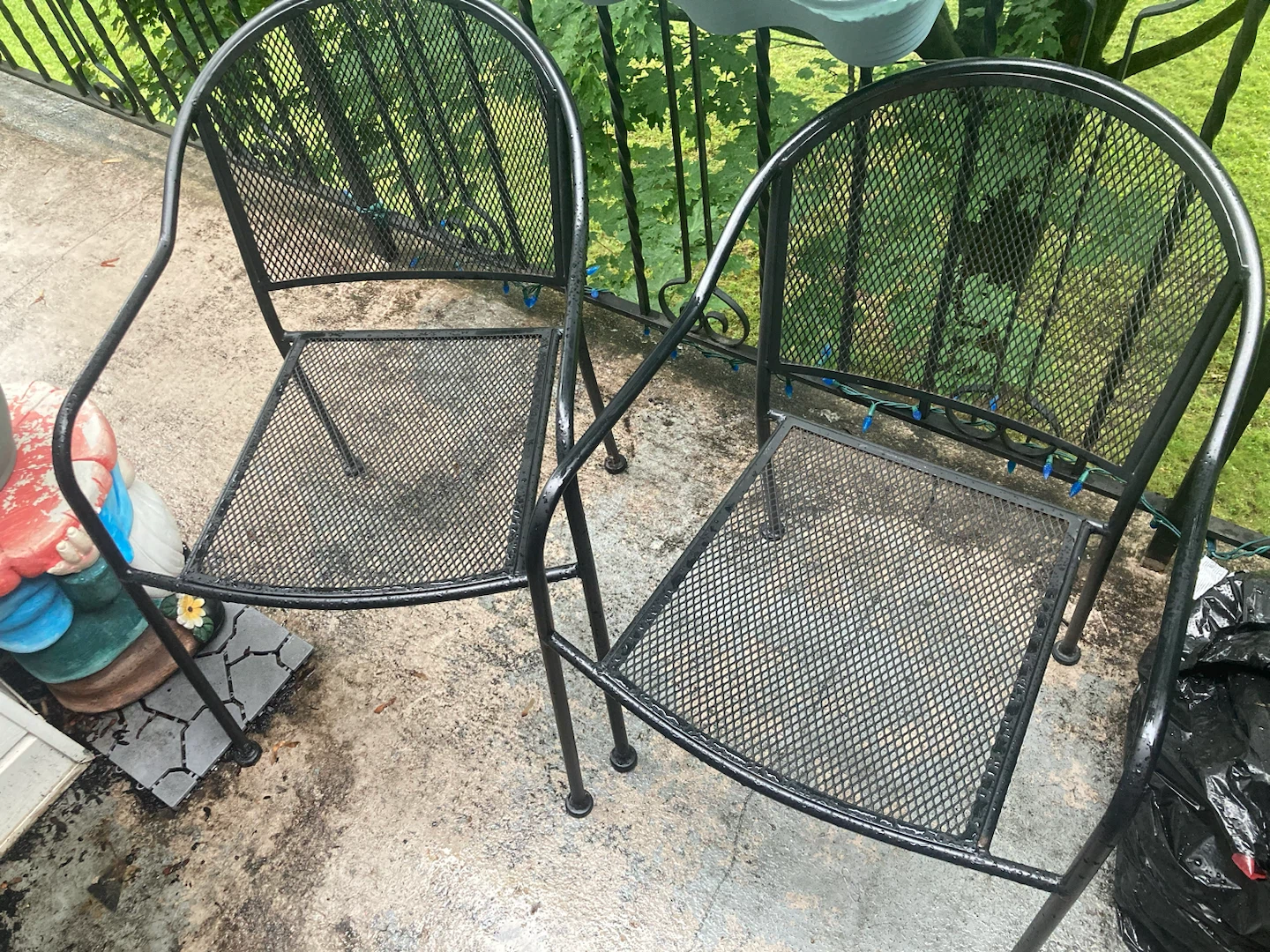 Pair of Black Metal Outdoor Chair with Red Cushion - photo 2