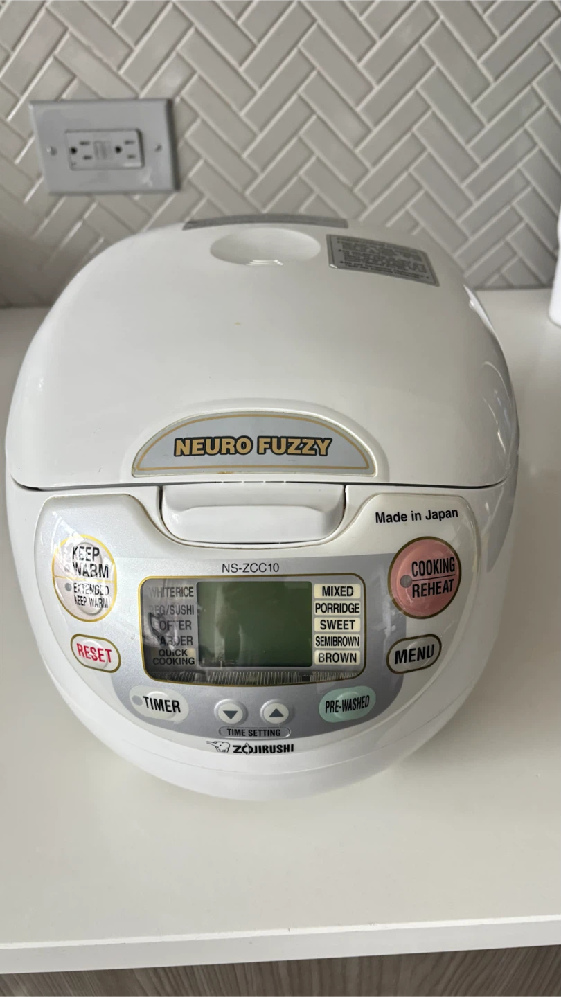 Zojirushi Neuro Fuzzy NS-ZCC10 Rice Cooker