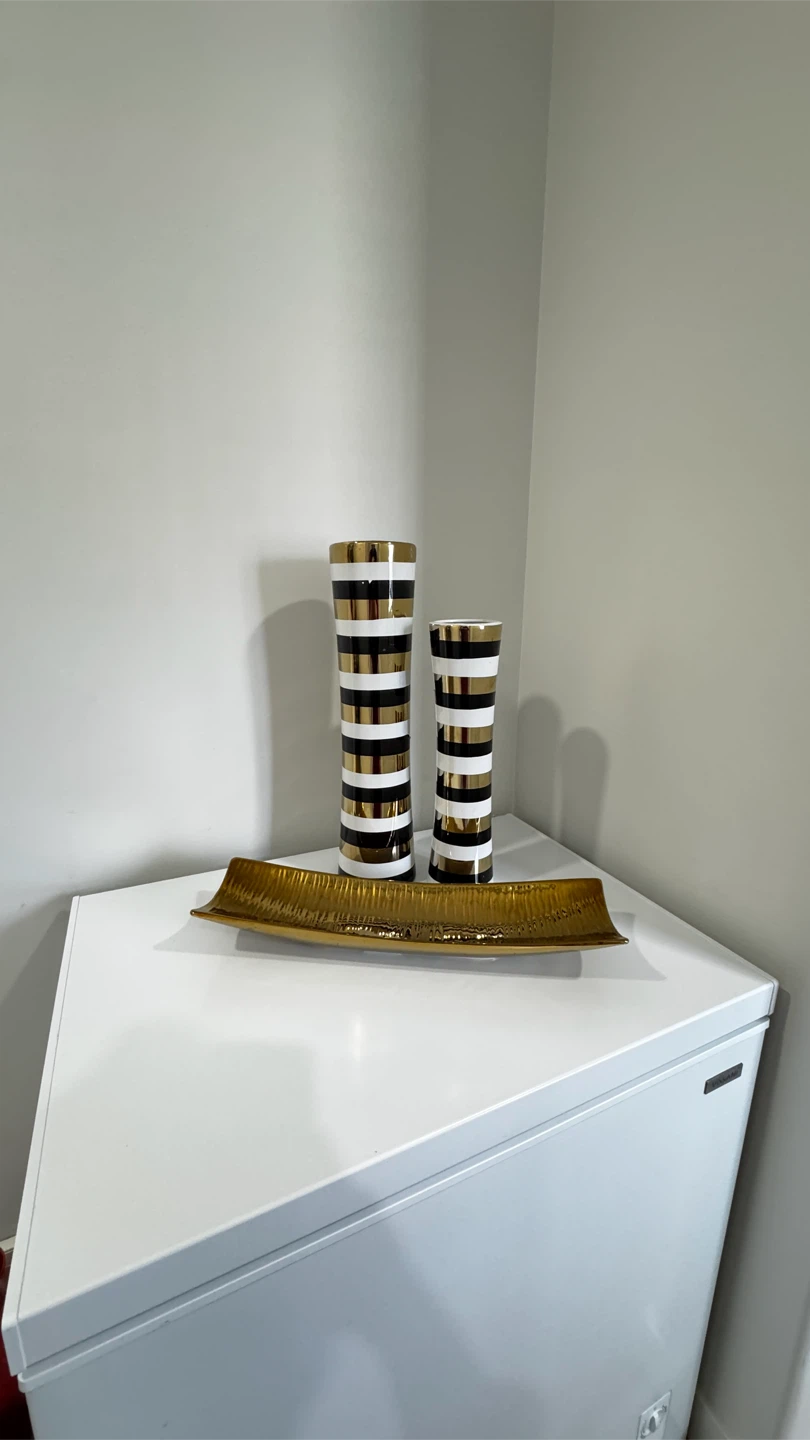 Set of 2 Striped Vases and Gold Tray - photo 4