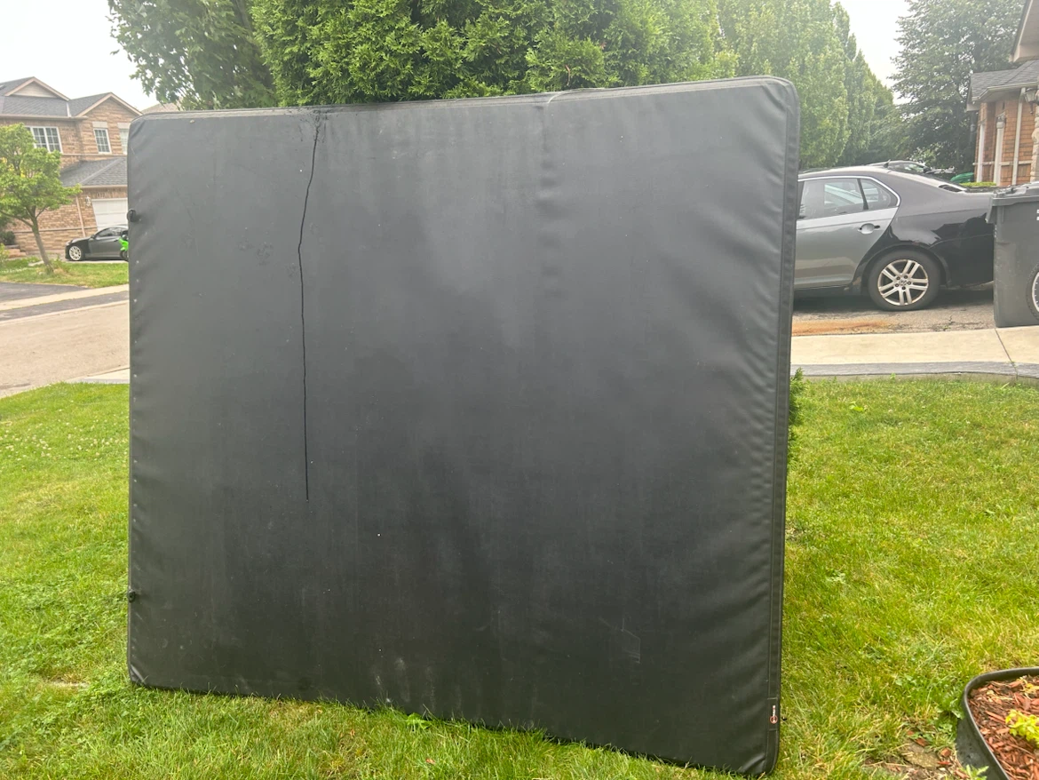 Tonneau Trifold Cover for pick up truck