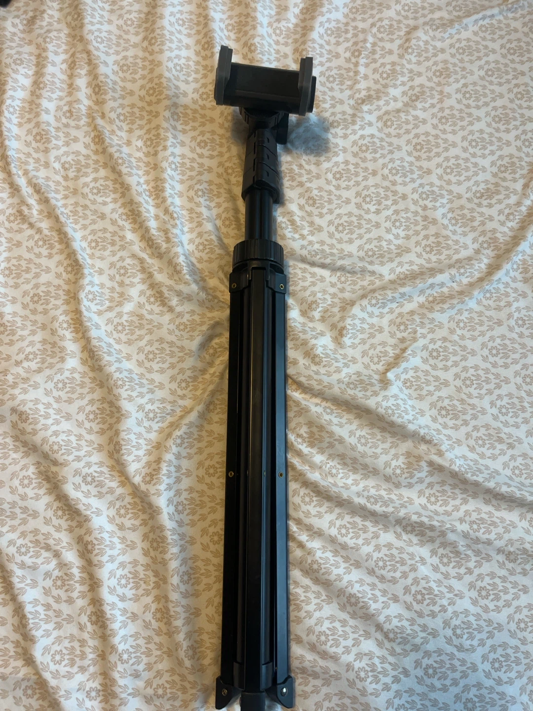 Black Extendable Tripod with Phone Mount