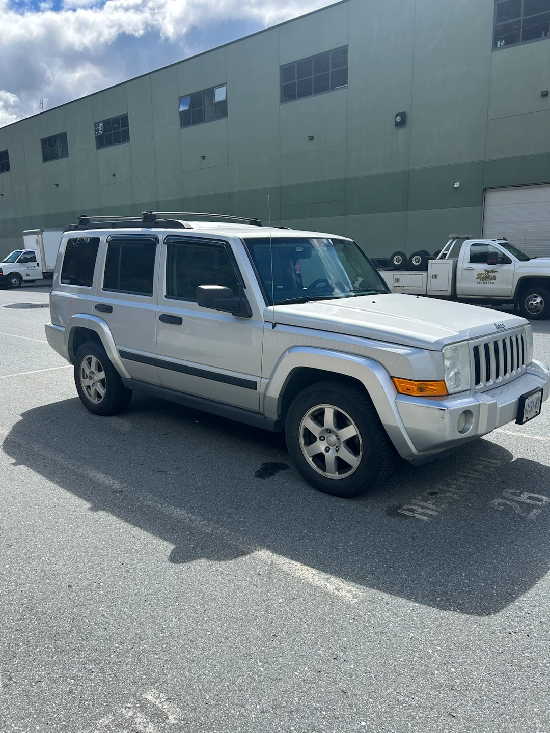 2006 Jeep Commander SUV - photo 3