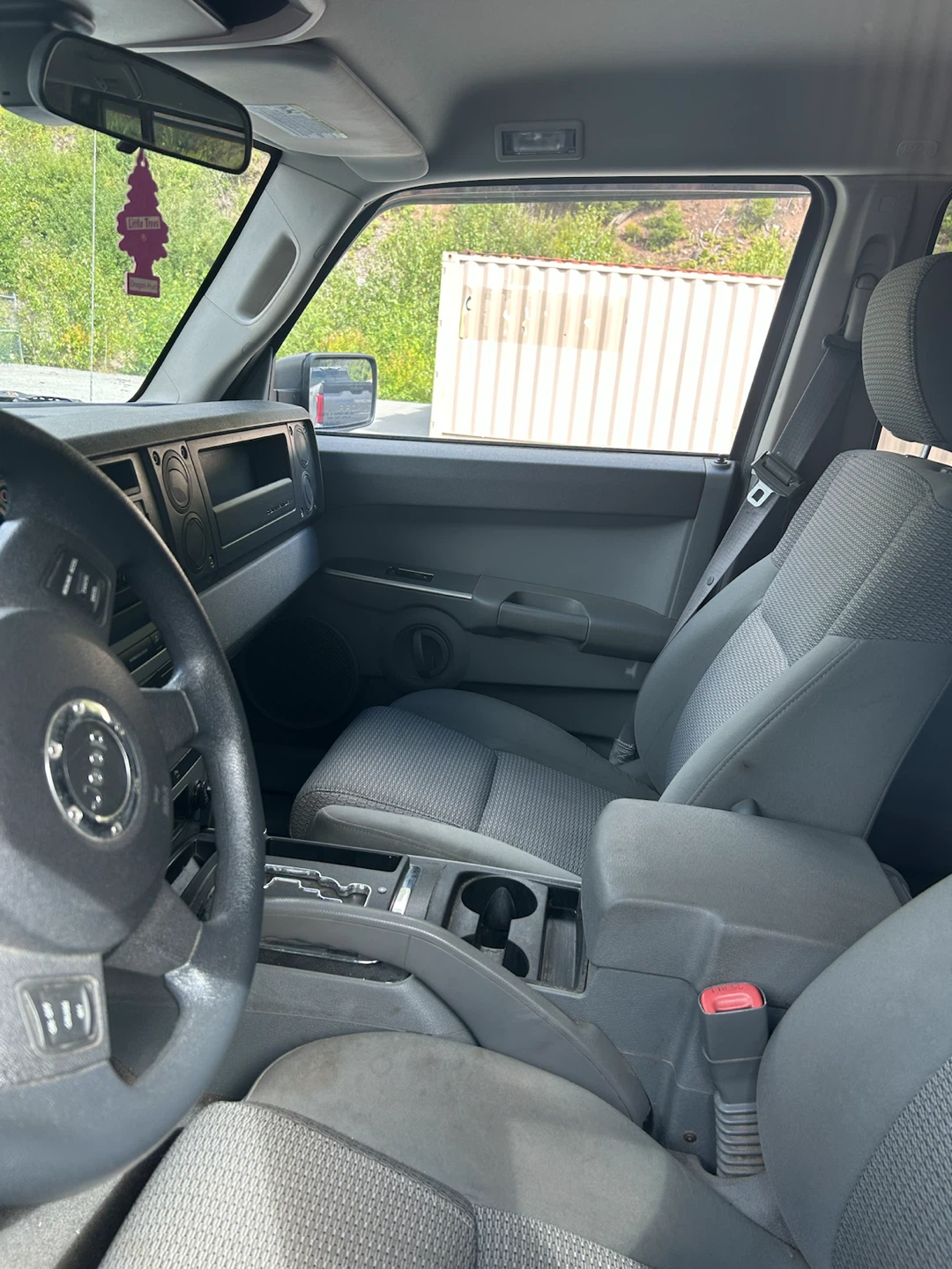 2006 Jeep Commander SUV - photo 5