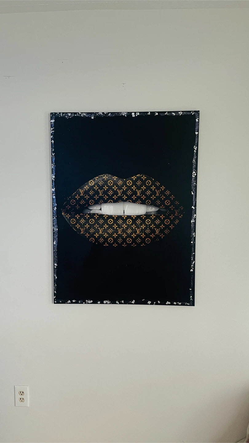 LV Lips Art Print Canvas - Gold Monogram