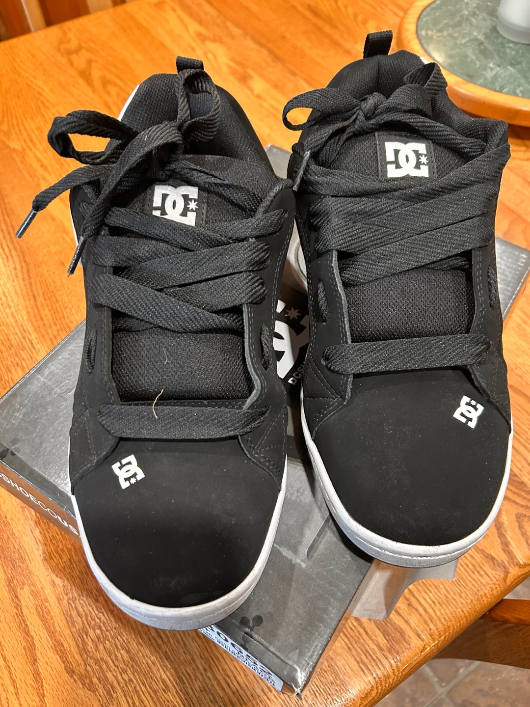 DC Shoes Court Graffik Black White Men's Size 11.5