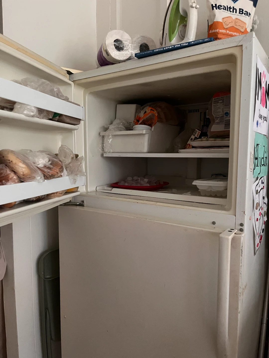 White Top-Freezer Refrigerator - photo 2