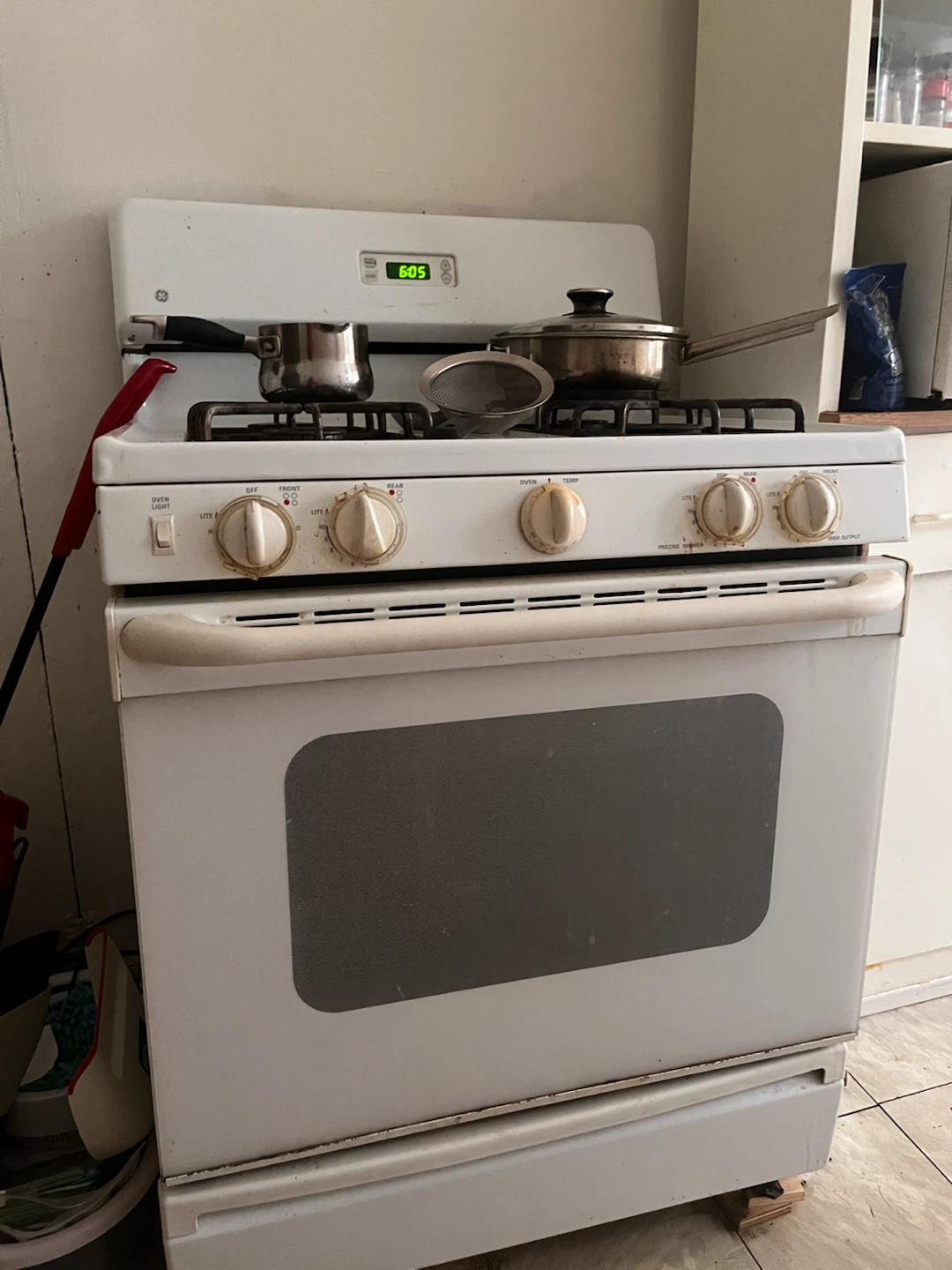GE White Gas Range Stove