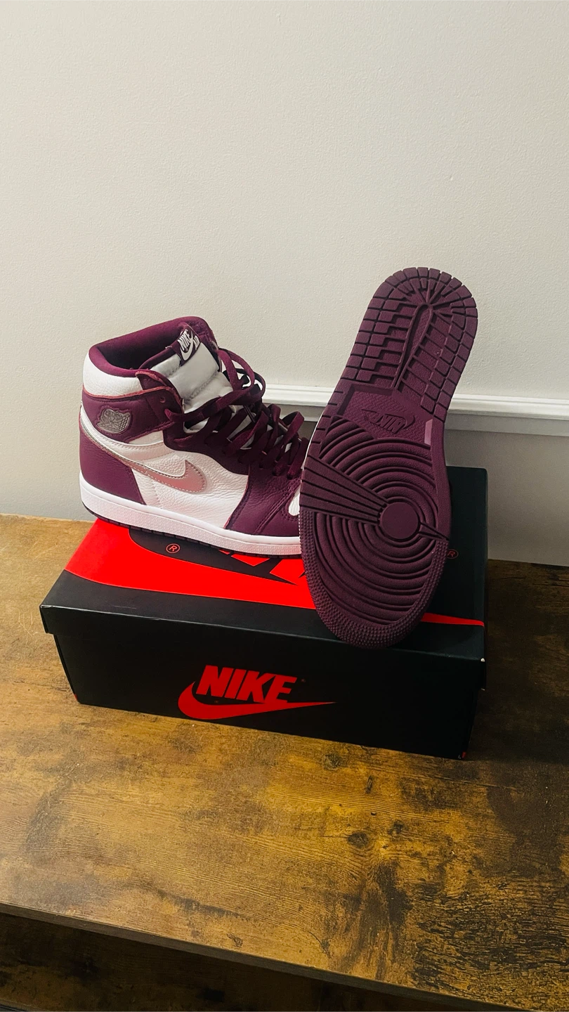 Nike Air Jordan 1 High Burgundy White
