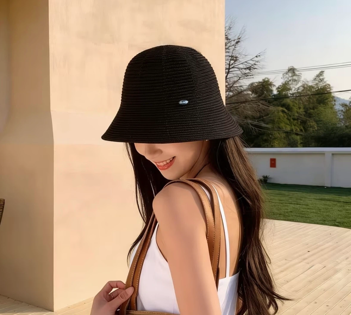 Women’s black bucket hat - photo 2