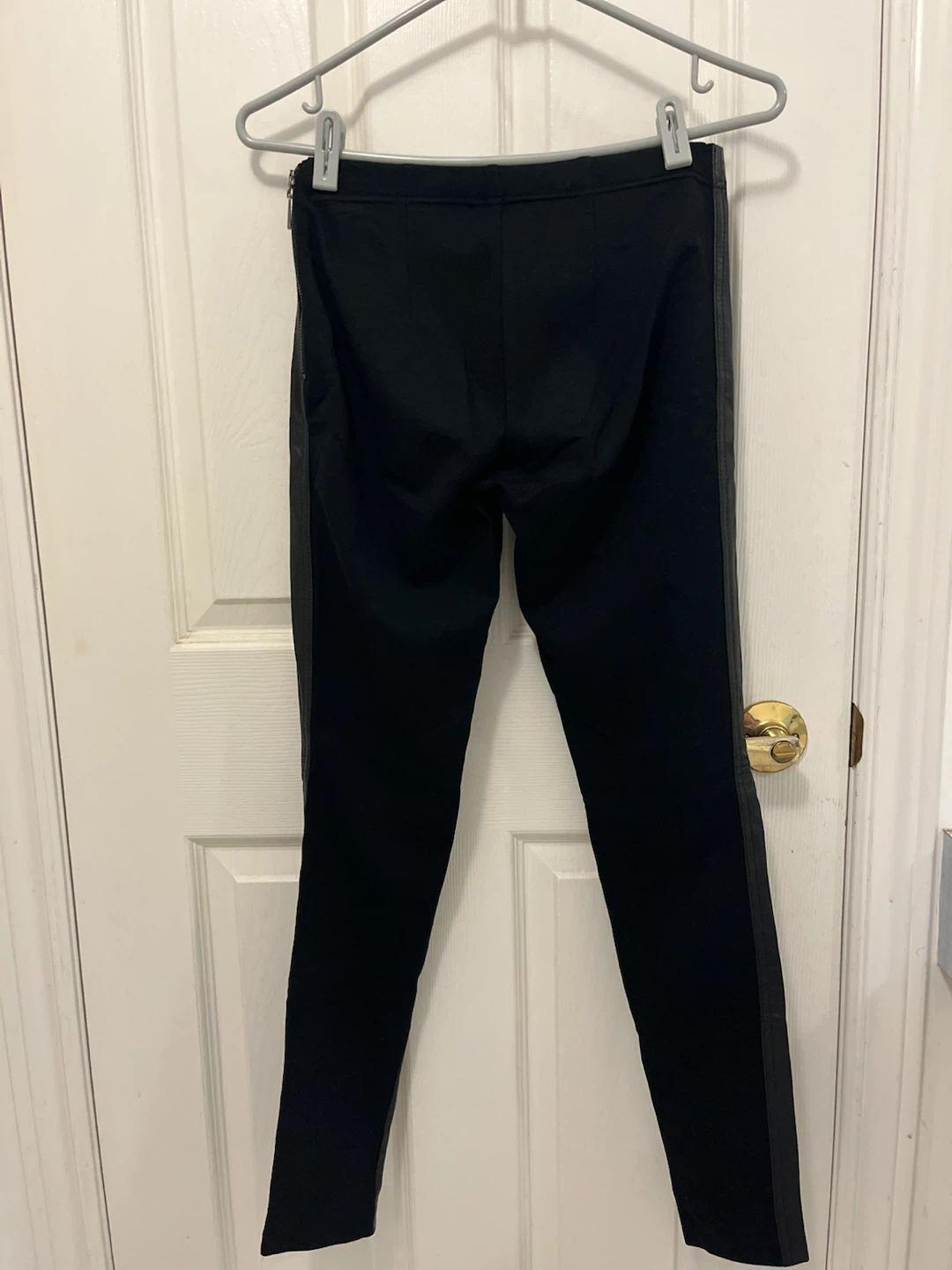Guess by Mariano Black Faux Leather Pants Size 2 - photo 3