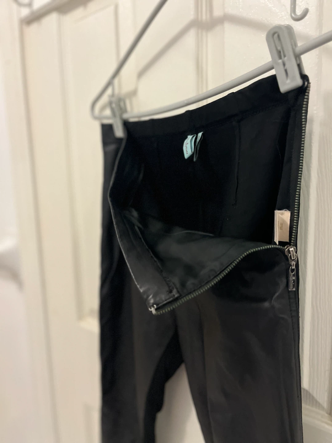 Guess by Mariano Black Faux Leather Pants Size 2 - photo 4